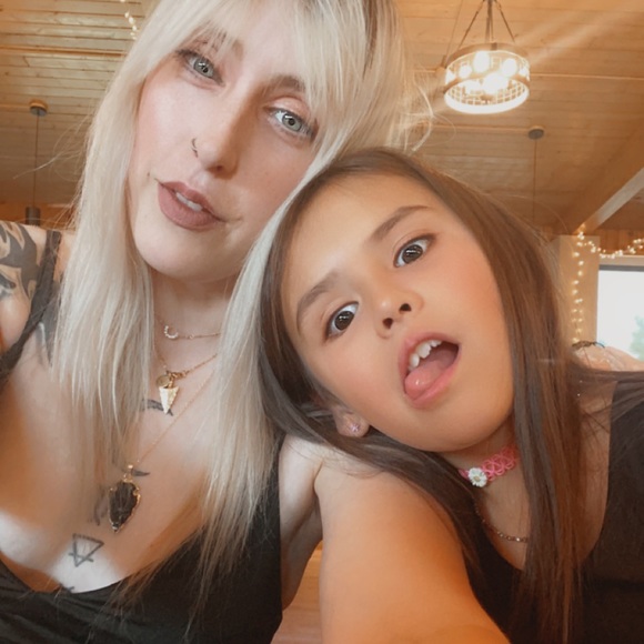 Meet your Posher, Emily - Picture 3 of 13